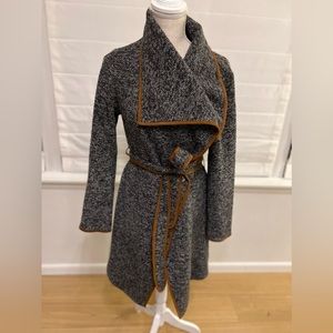 Heathered tweed cardigan belted wrap style coat with suede piping size medium
